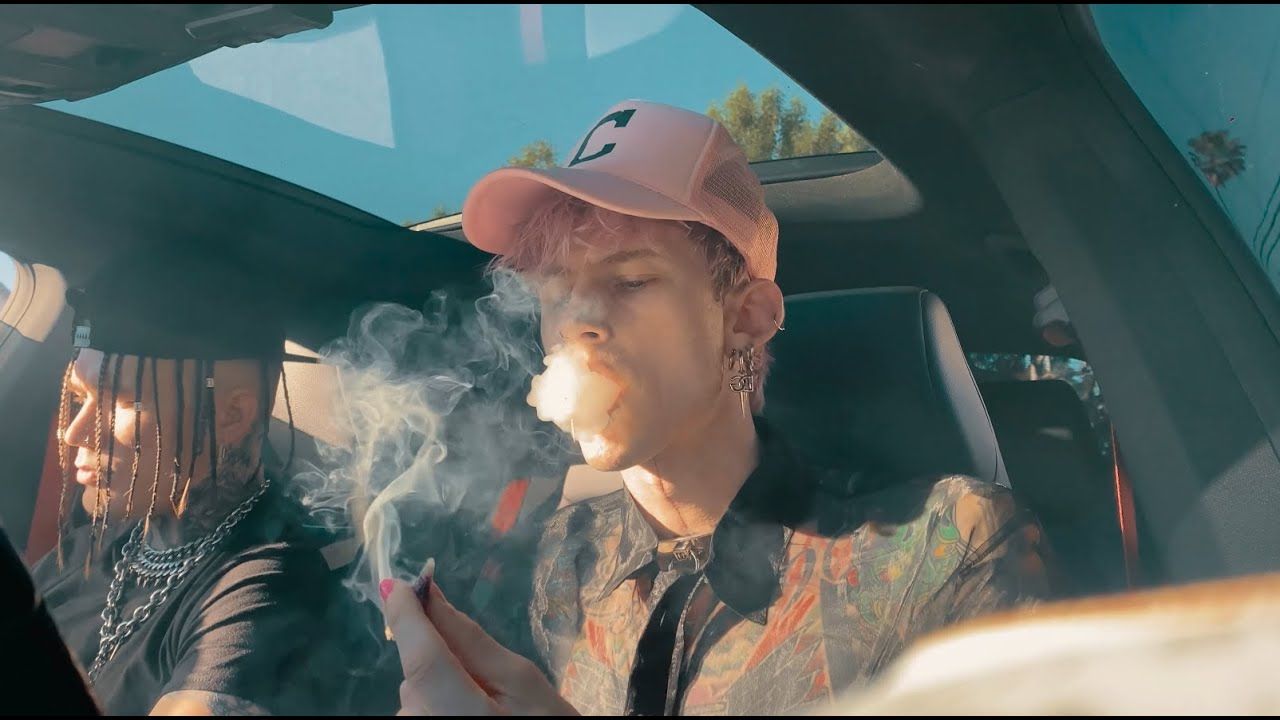 Machine Gun Kelly – roll the windows up (smoke and drive part 2)